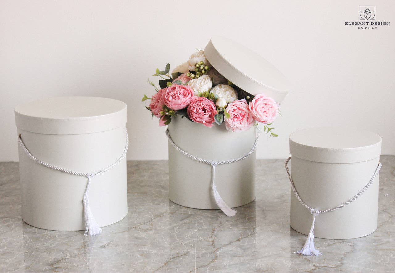 Pearly Round Flower Hat Gift Box with Tassel: White / Small