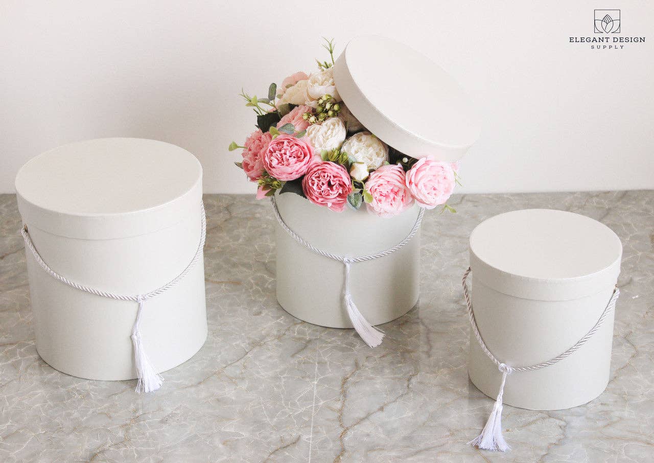 Pearly Round Flower Hat Gift Box with Tassel: White / Small
