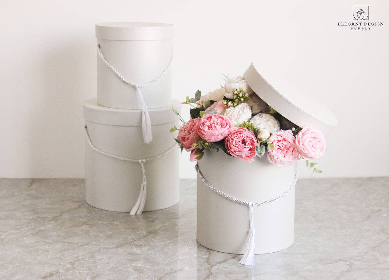 Pearly Round Flower Hat Gift Box with Tassel: White / Small