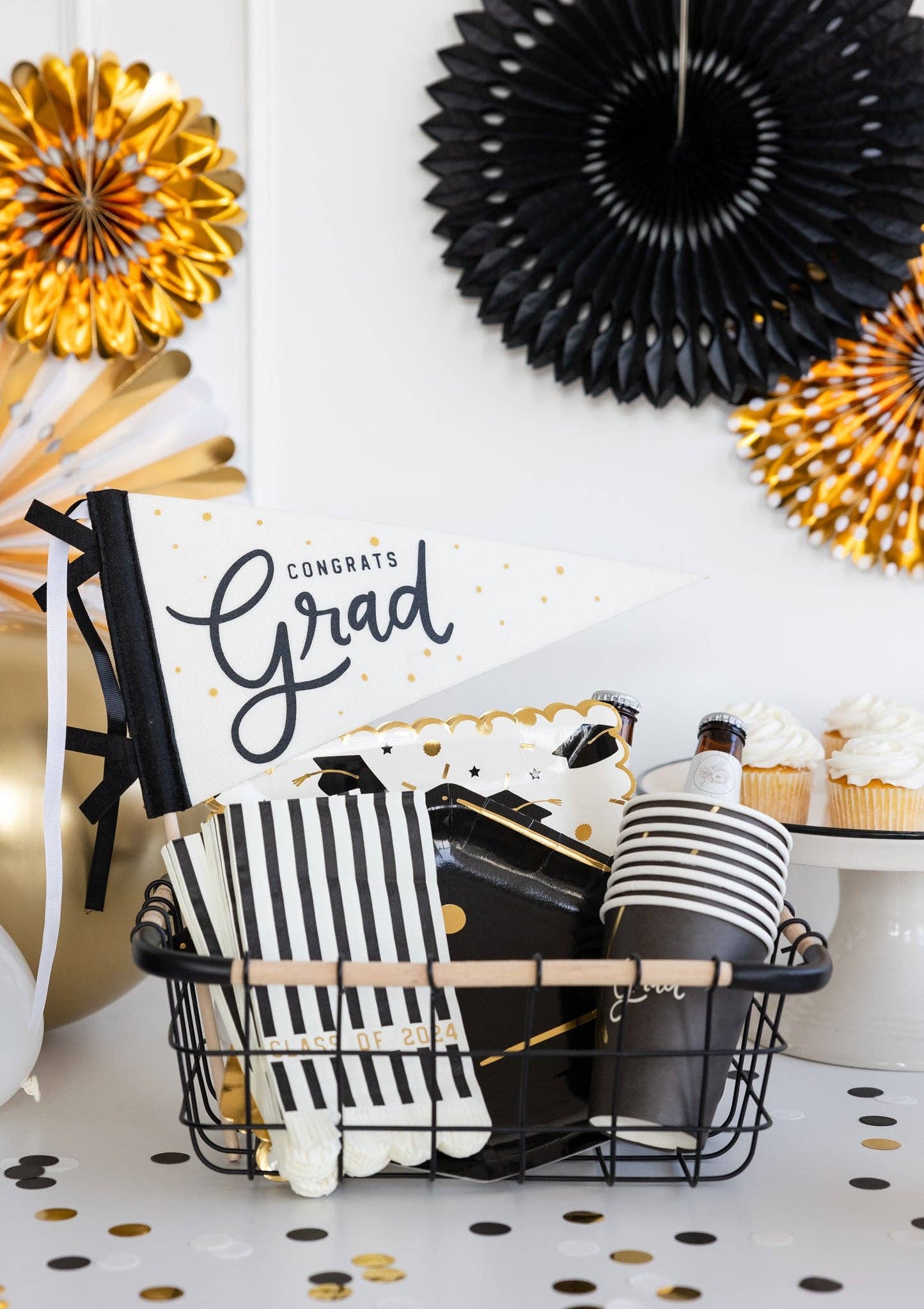 PLHB123 - Congrats Grad Felt Pennant Banner