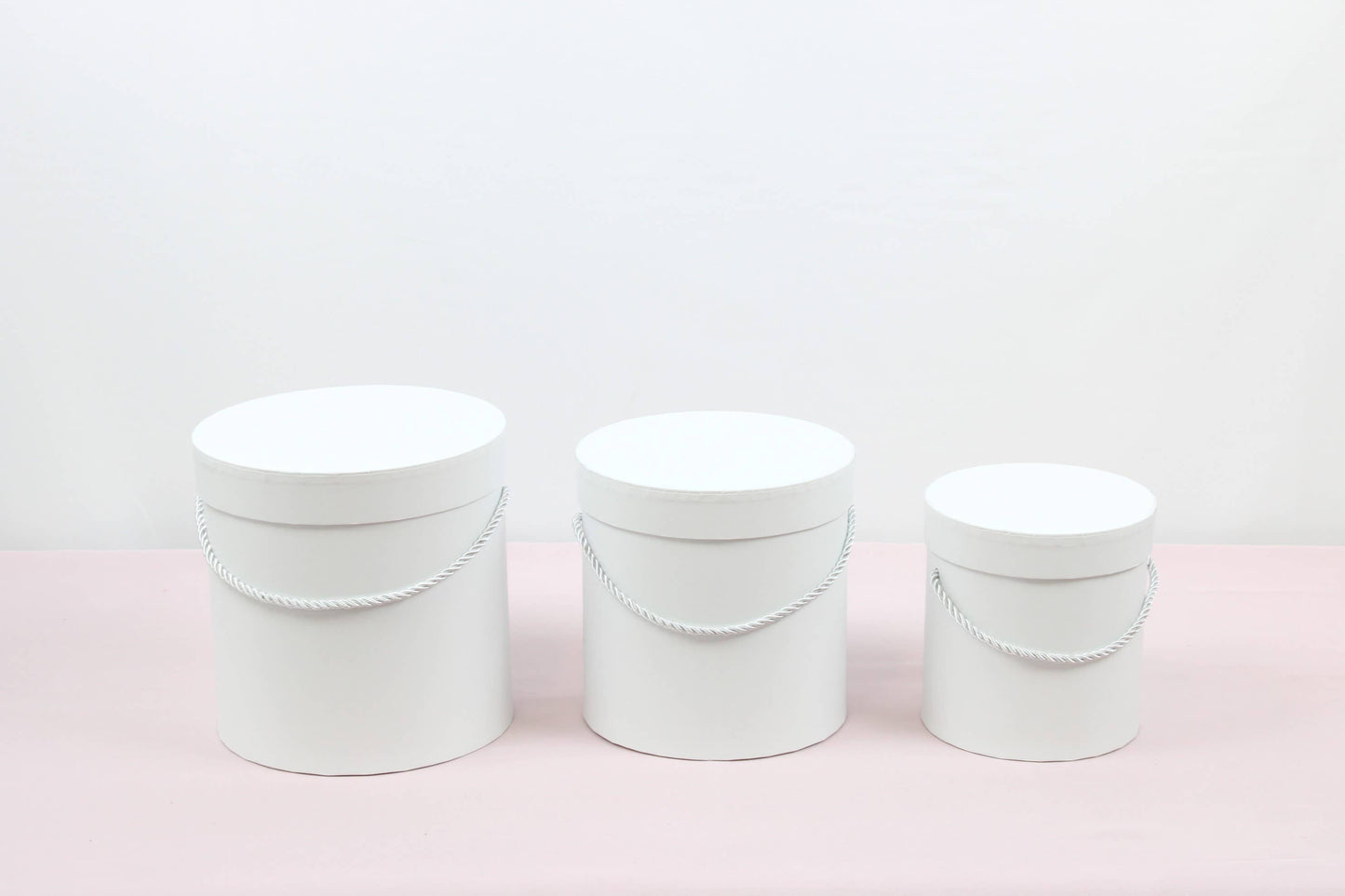 Simple Solid Color Round Hat Flower Box with Lid: Pink / Small