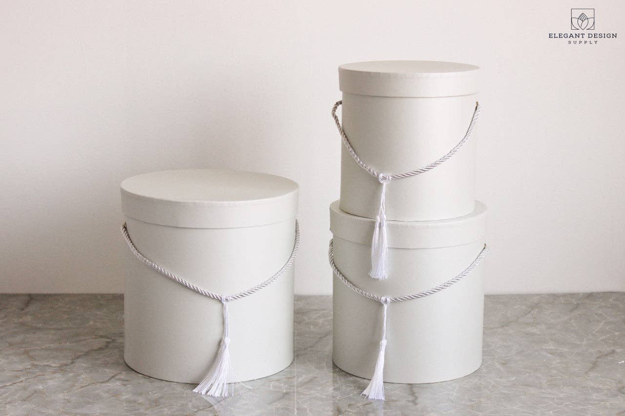 Pearly Round Flower Hat Gift Box with Tassel: White / Small
