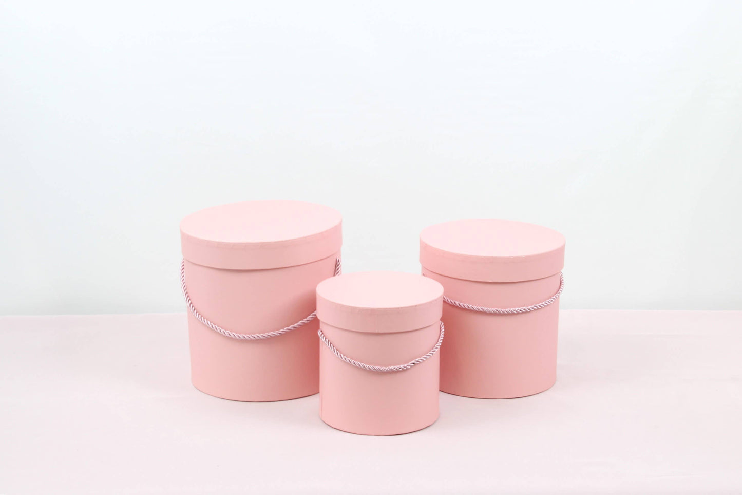 Simple Solid Color Round Hat Flower Box with Lid: Pink / Small