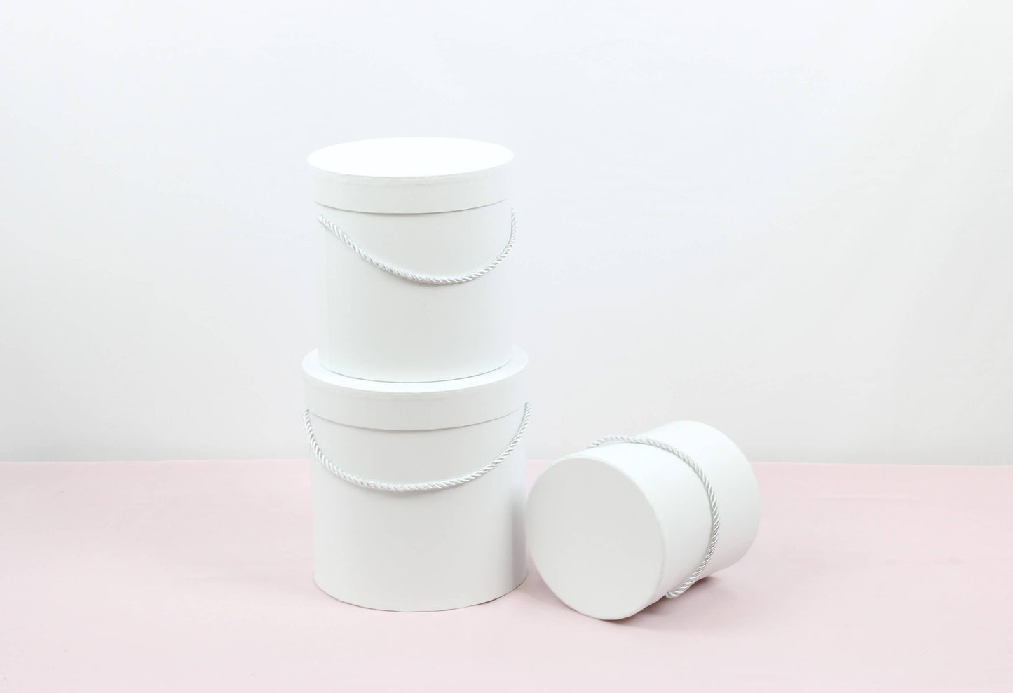 Simple Solid Color Round Hat Flower Box with Lid: Pink / Small