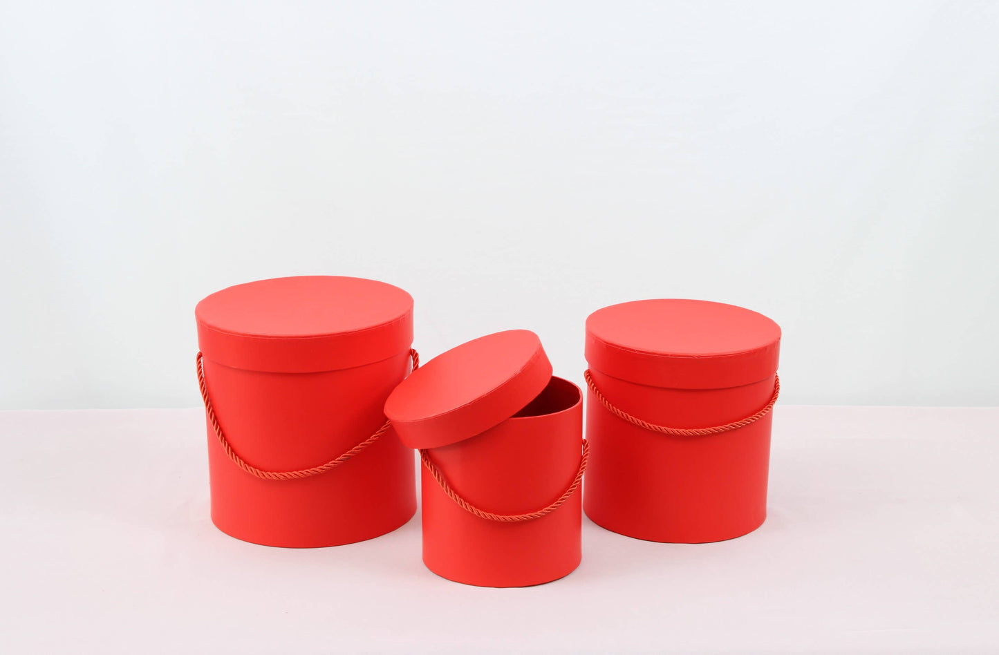 Simple Solid Color Round Hat Flower Box with Lid: Pink / Small