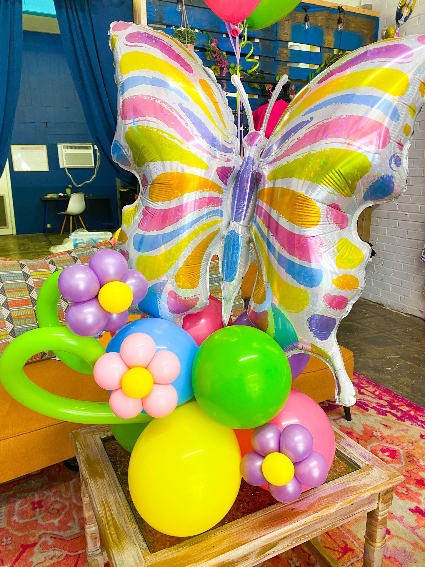 Small Balloon Arrangement (Base Only/No Foils included)