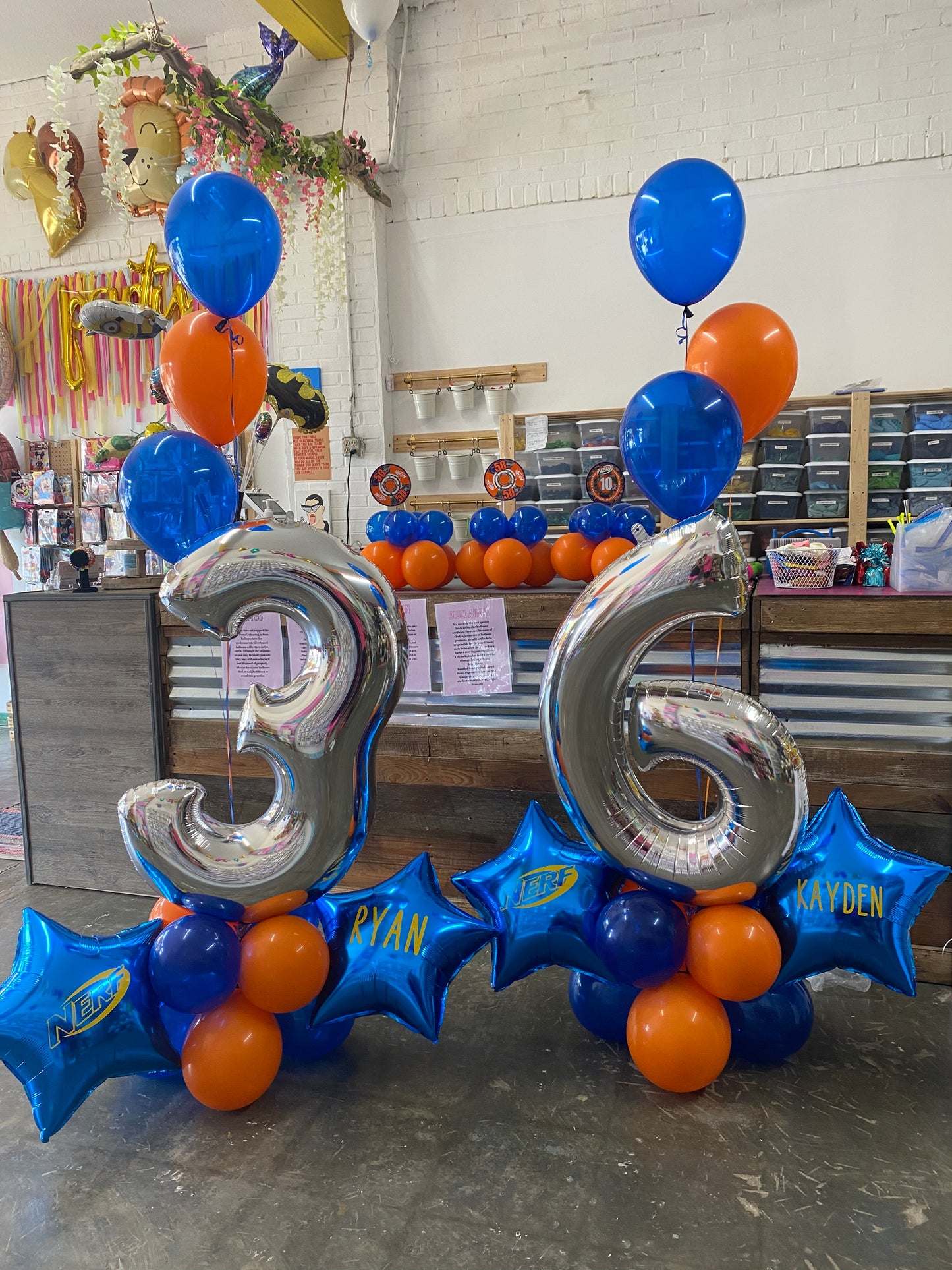 Small Balloon Arrangement (Base Only/No Foils included)