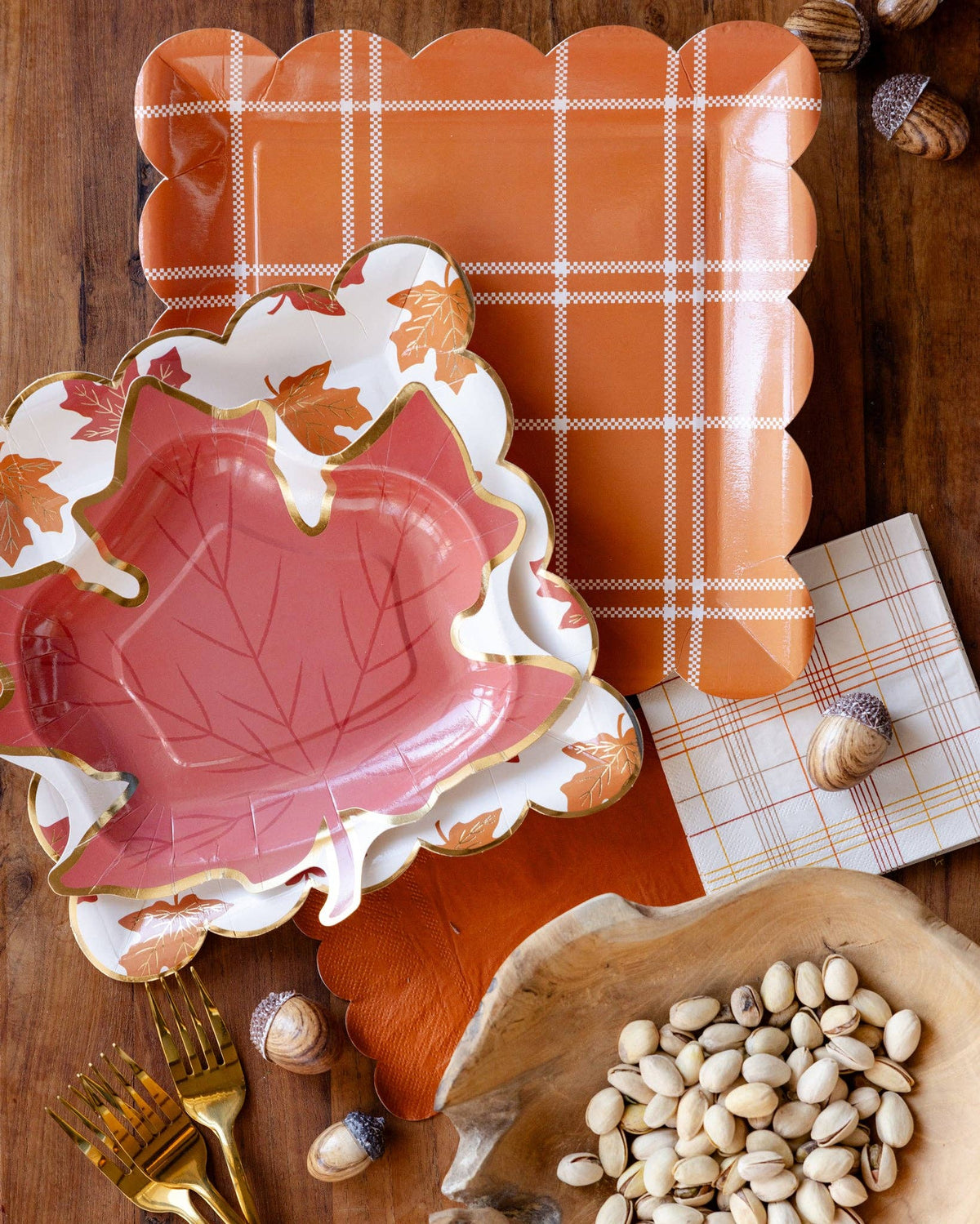 GBL1242 - Falling Leaves 9" Paper Plate