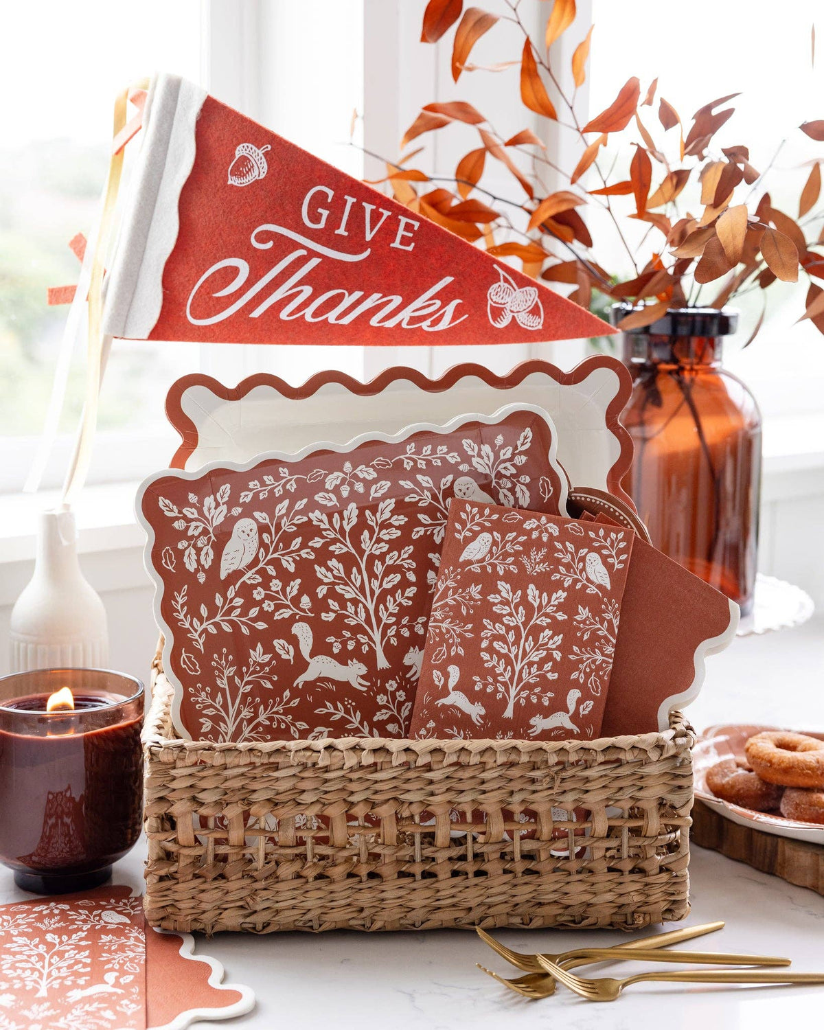 WDT1343 - Rust Ric Rac Paper Plates