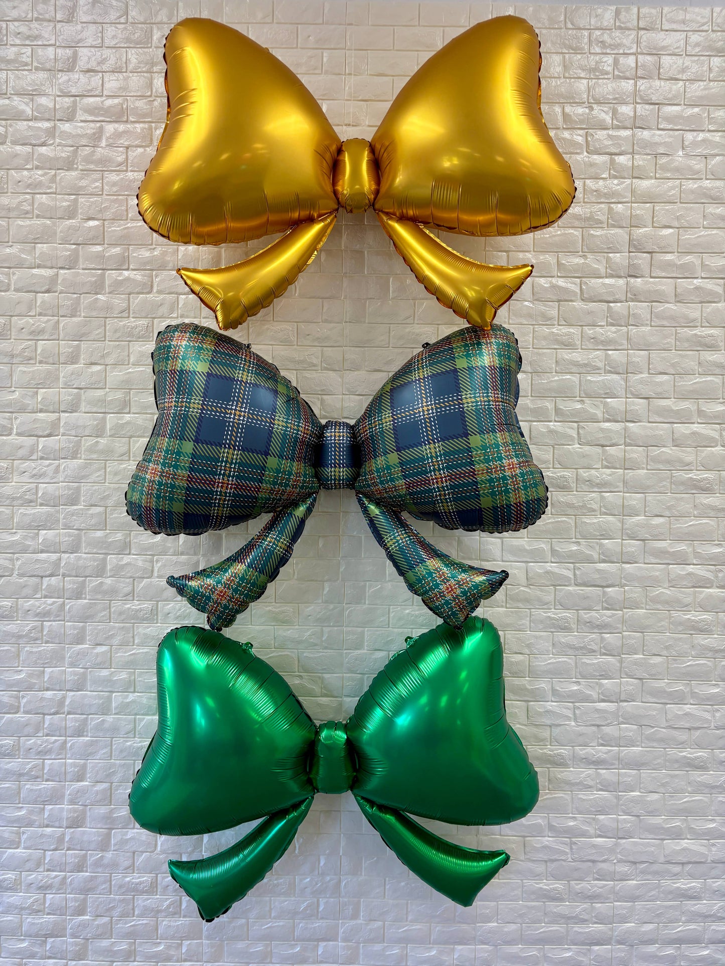 Plaid Bow Balloon 40" 