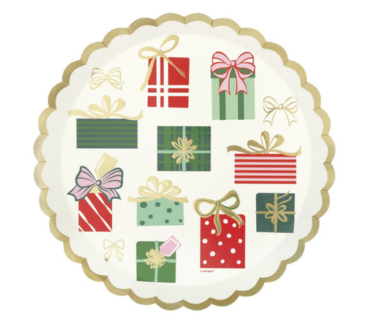 Vintage XMAS Scallopped Plate 9.25”